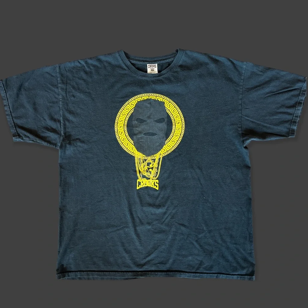 CROOKS & CASTLES | RARE Ski Mask w/ Gold Chains | Mens Tee XL - Picture 3 of 3